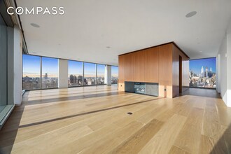 Building Photo - 215 Chrystie St