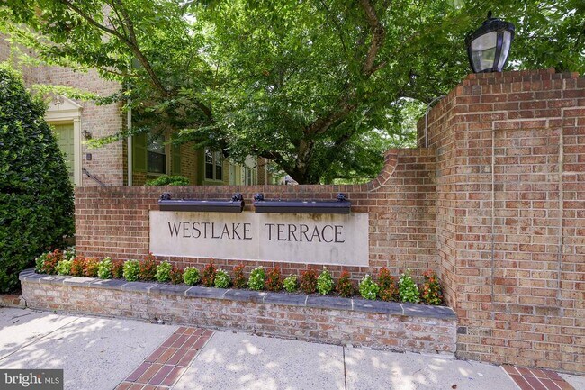 Building Photo - 7518 Westlake Terrace