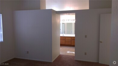 Building Photo - 1105 Overture Dr