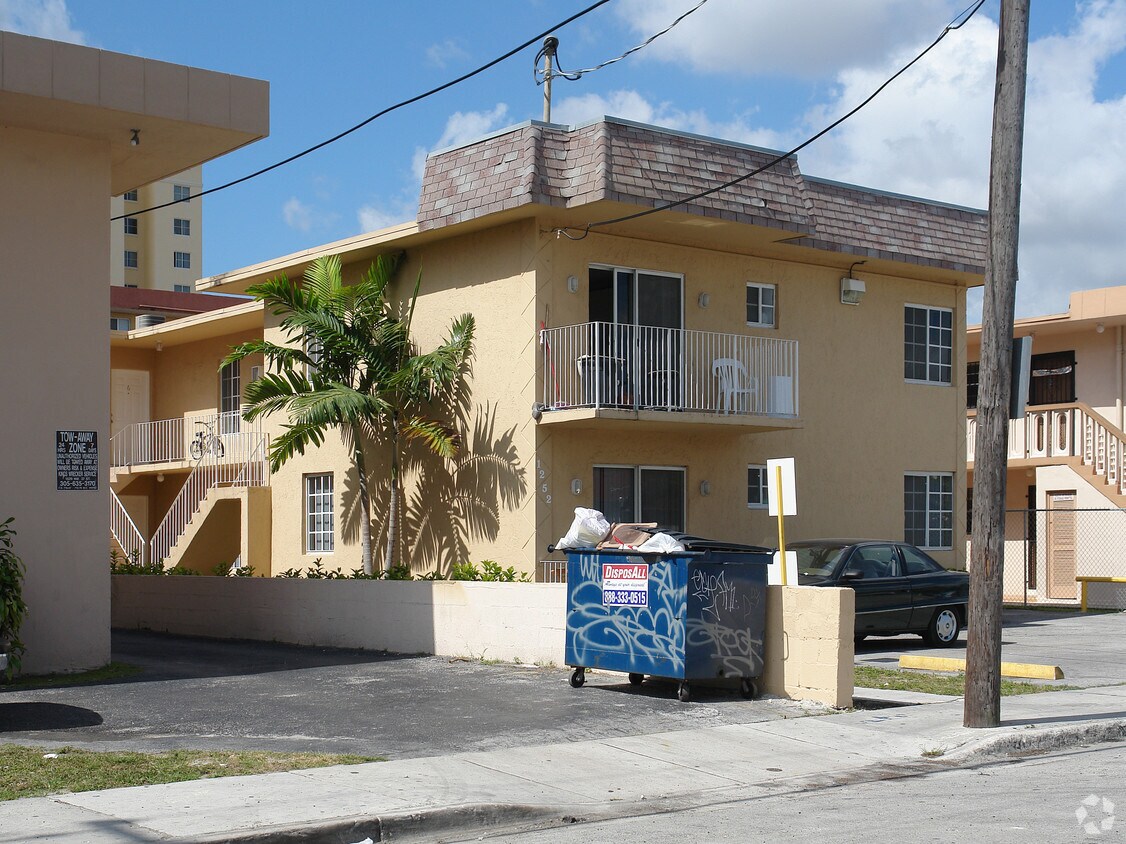 Building Photo - 1252 NW 3rd St