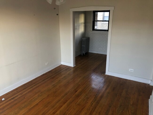 Foto del edificio - 6364 N Hermitage Ave