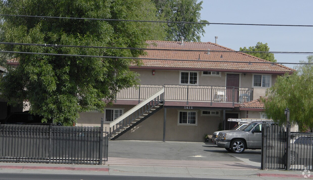 Building Photo - 1471 Monument Blvd