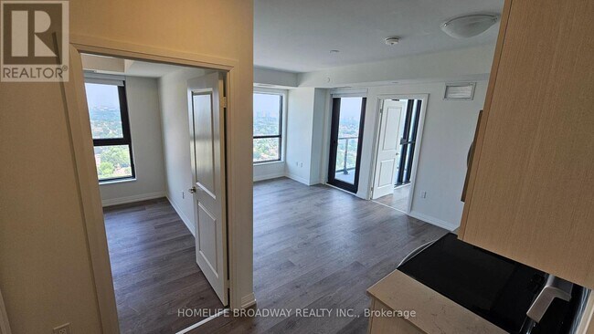 Building Photo - 325 Yorkland Blvd