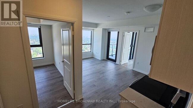 Building Photo - 325 Yorkland Blvd