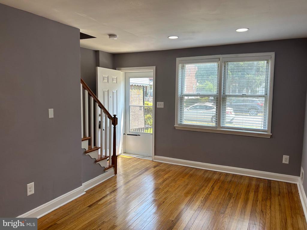 Foto principal - 5616 Pioneer Dr