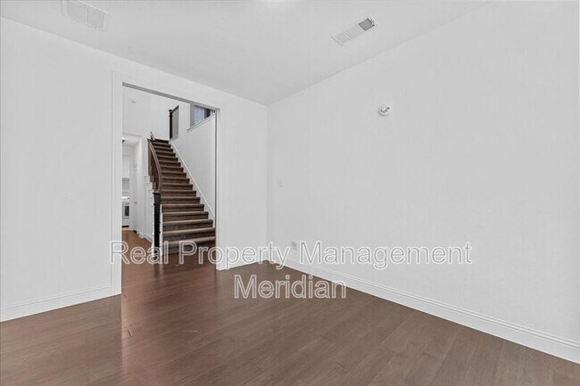 Foto del edificio - 14928 Belclaire Ave