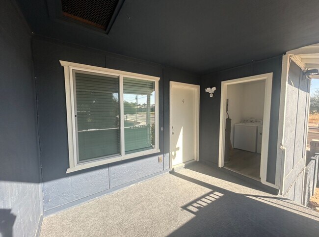 Foto del edificio - Remodeled 2 bedroom near Downtown Chandler