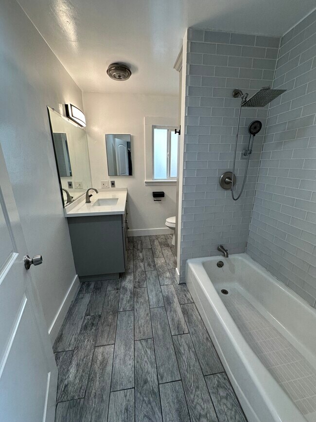 Foto del edificio - 552 Brooks Ave