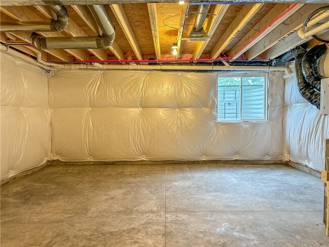 Building Photo - 16 Trailhead Rd