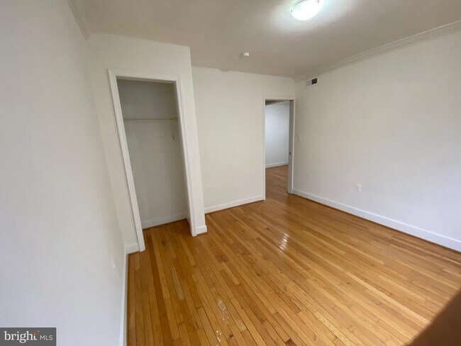 Foto del edificio - 2838 Hartford St SE