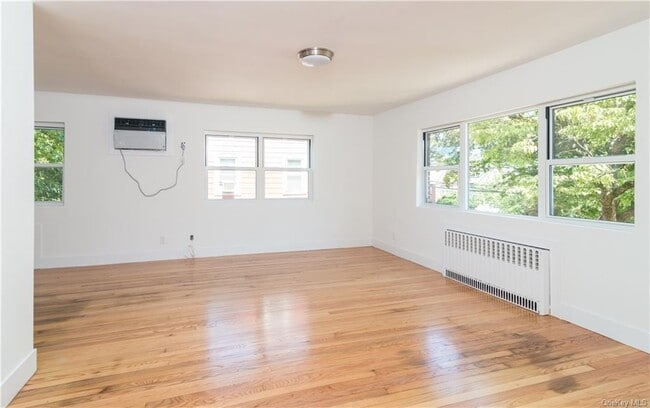 Building Photo - 106 Sweetfield Cir