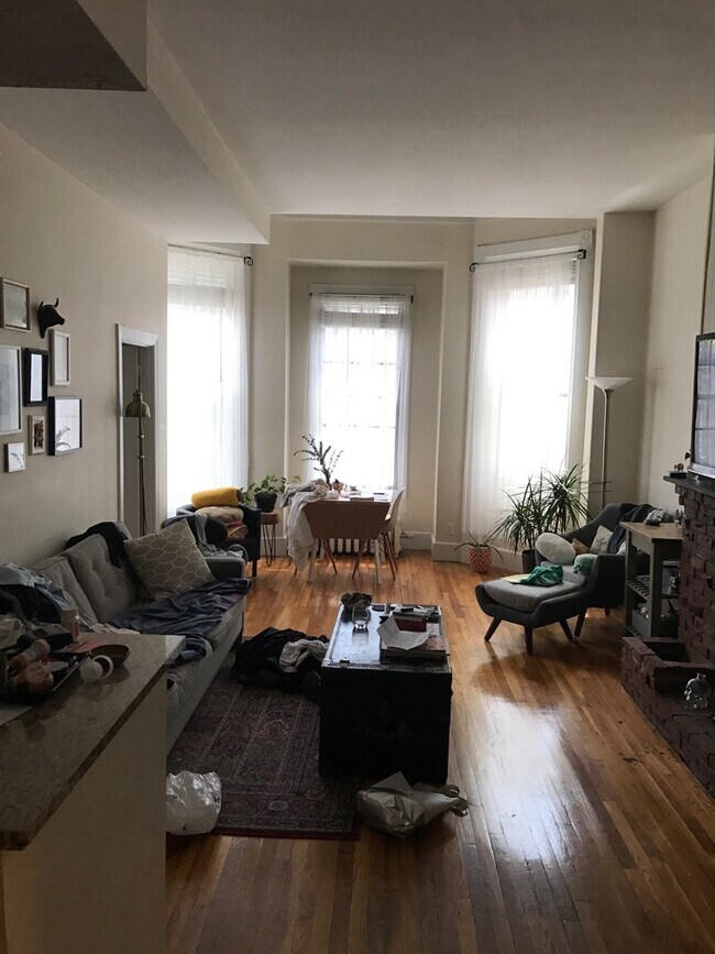 Foto del edificio - 224 Commonwealth Ave