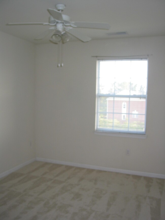 Building Photo - 12913 Centre Park Cir