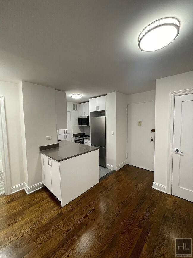 Building Photo - EAST 56 STREET