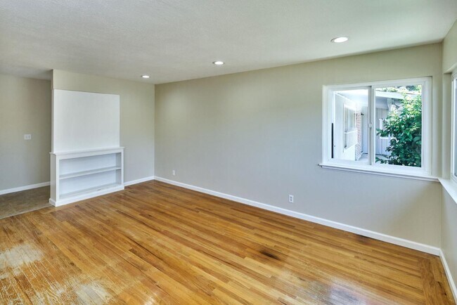 Building Photo - 4841 Borina Dr