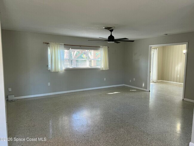 Foto del edificio - 250 Debra Ct