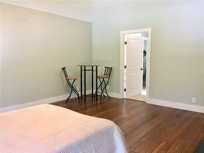 Building Photo - 10400 Wolftrap Dr