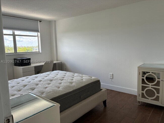 Foto del edificio - 16465 NE 22nd Ave