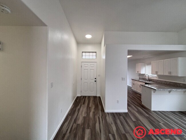 Foto del edificio - Beautiful 4 Bedroom Home In Rosedale!