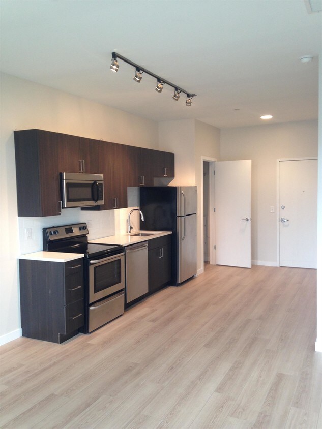 Foto principal - 18 W Girard Ave