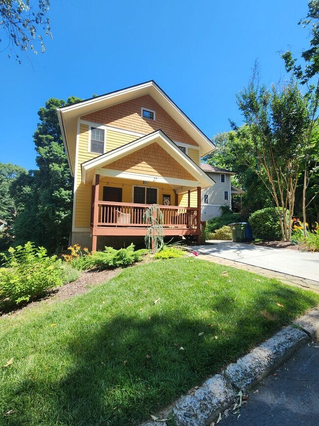 Building Photo - Montford Rental-Asheville
