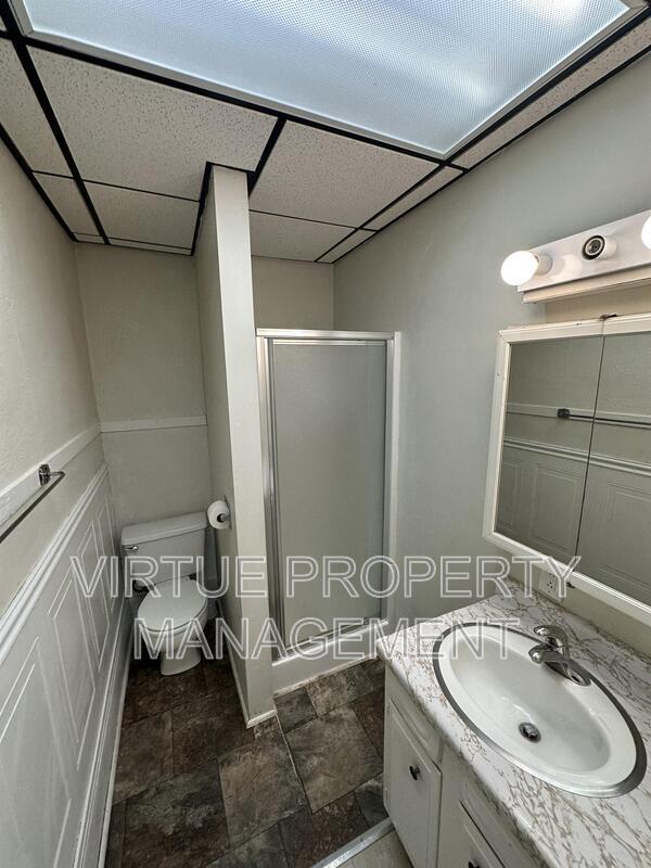 Building Photo - 633 3rd St