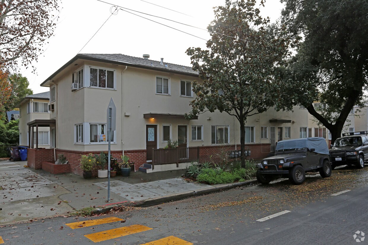 Primary Photo - 1000 V St