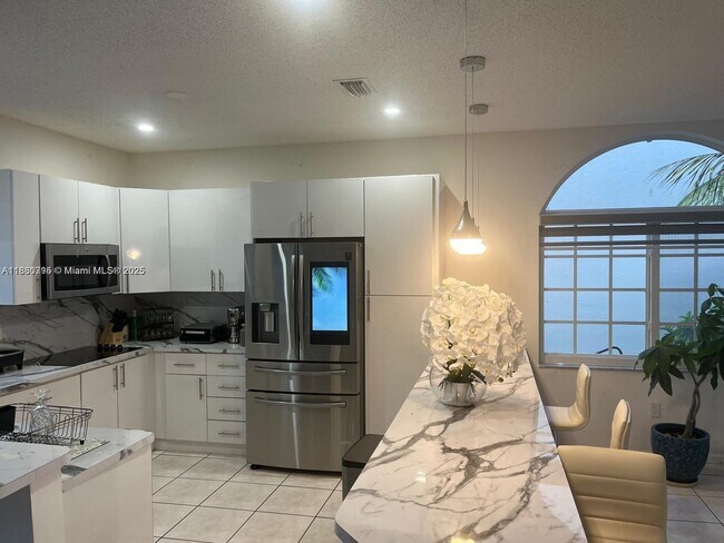 Foto del edificio - 15271 NW 6th Ct