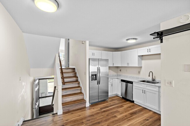 Photo - 50 E Hill Rd Apartment