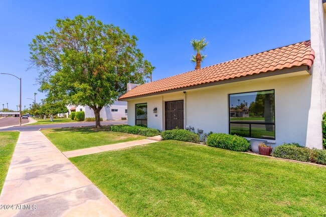 Building Photo - 7626 E Minnezona Ave