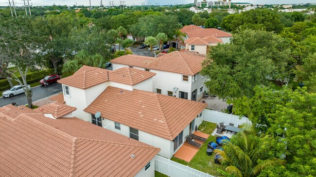 Foto del edificio - 6242 NW 38th Dr