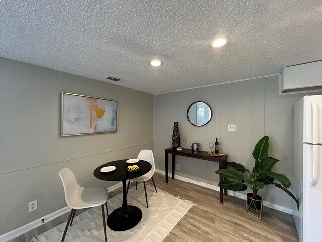 Building Photo - 6505 Arnold Dr