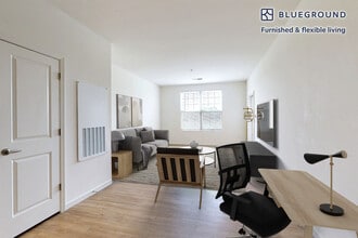 Building Photo - 1700 E 5th St