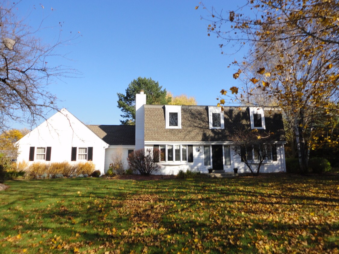 3210 Parkside Dr, Brookfield, WI 53005 House Rental in Brookfield, WI