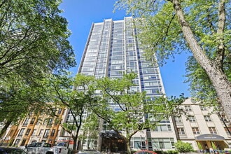 Building Photo - 2728 N Hampden Ct