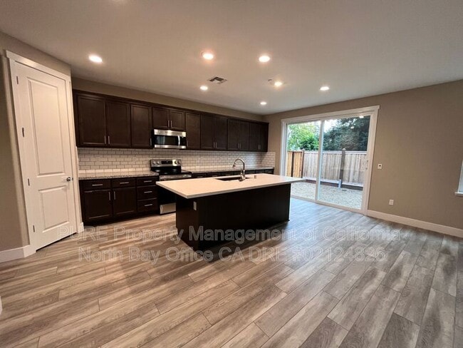 Building Photo - 1236 Del Rancho Way