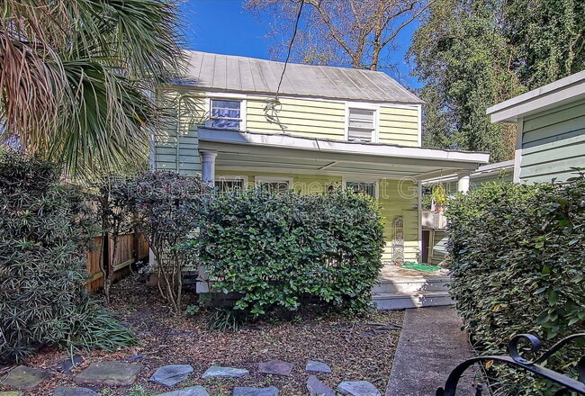 Photo - 70 Radcliffe St House