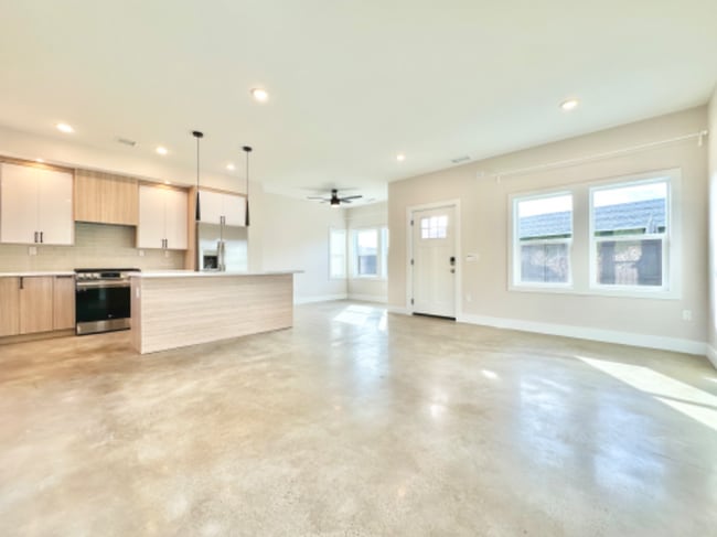 Photo - 2139 Judson St Townhome