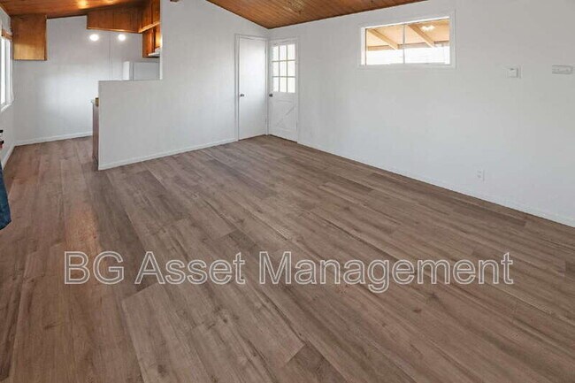 Building Photo - 950 Kelvin Ct