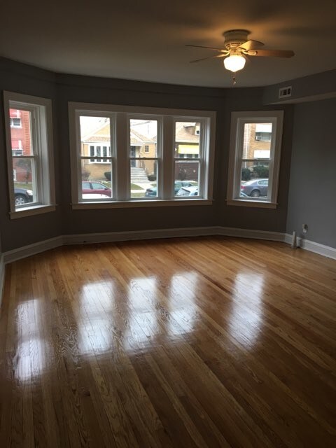 Building Photo - 9420 S Laflin St