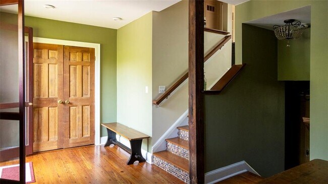 Foto del edificio - 113 Coggeshall Ave