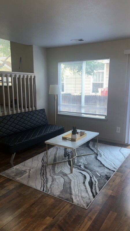 Foto del edificio - 1348 S Akron Way