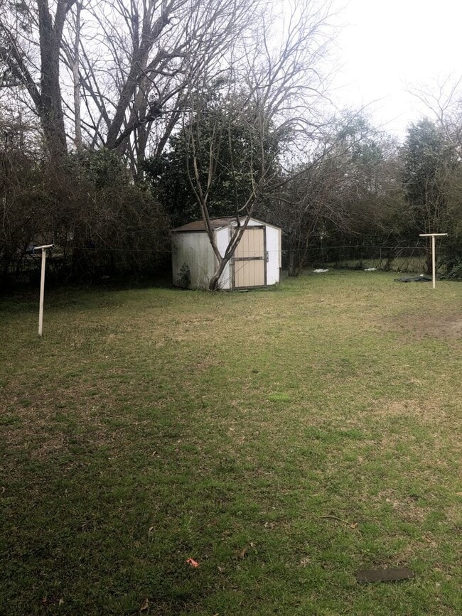 Foto del edificio - 1407 Hyman Ave