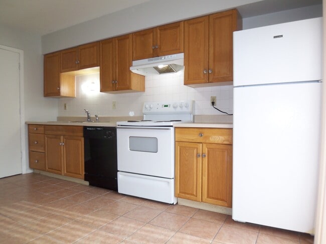 Building Photo - 10366 Parkman Dr