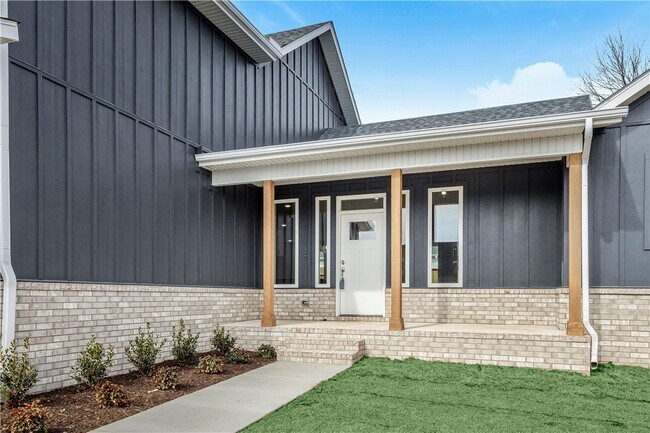Building Photo - 806 Mueller Wy