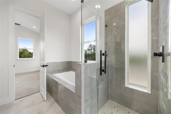 Foto del edificio - 947 Green Meadow Ln