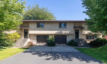 Building Photo - 5619 S Crestline St