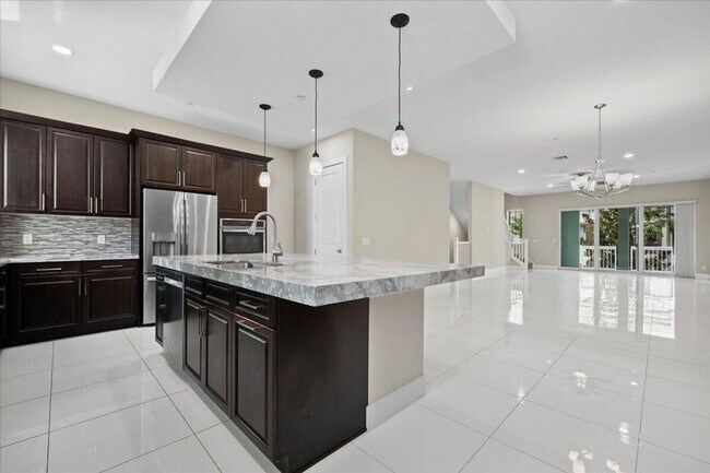 Foto del edificio - 7114 Edison Pl