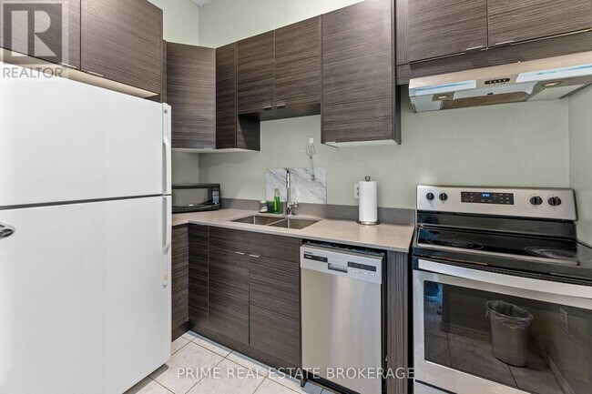 Building Photo - 366 Richmond St