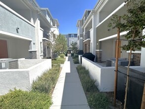 Building Photo - 1696 Cayton Lp